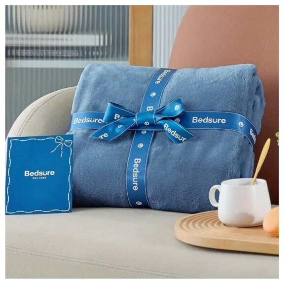 NWT Super Soft & Plush! 60"x50" Bedsure Blanket Blue Chenille Lightweight 10 ozs - Picture 1 of 14